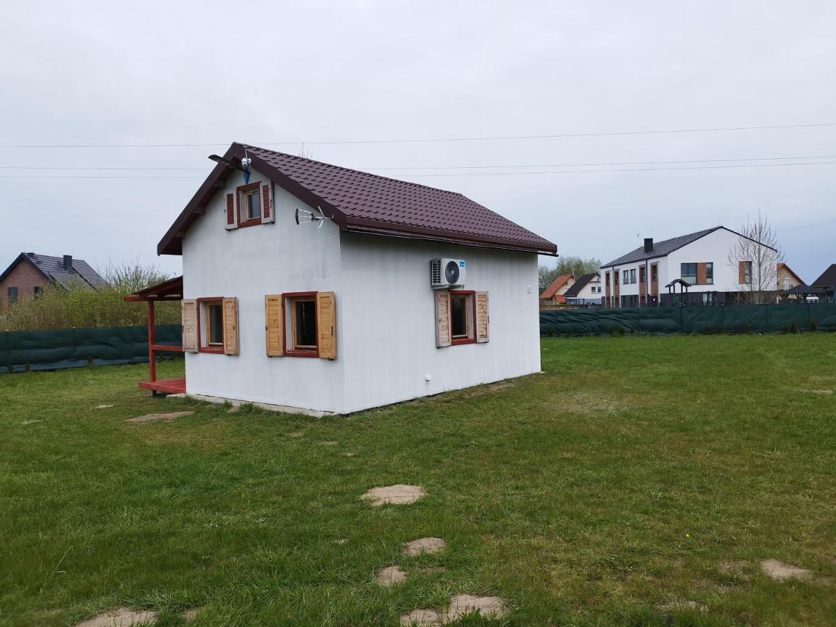 Domek Caloroczny Zastan Exterior foto